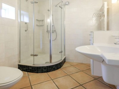 Holiday house Luxurious coastal villa near forest - Features photo 13