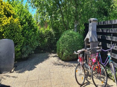 Holiday house Holiday home with large terrace - Outdoor photo 28