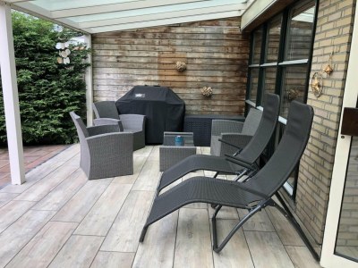 Holiday house Furnished bungalow with garden - Outdoor photo 3