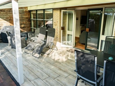 Holiday house Furnished bungalow with garden - Outdoor photo 6