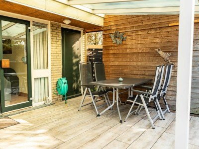 Holiday house Furnished bungalow with garden - Outdoor photo 7