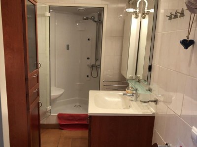 Holiday house Furnished bungalow with garden - Features photo 17