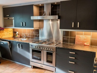 Holiday house Furnished bungalow with garden - Features photo 19