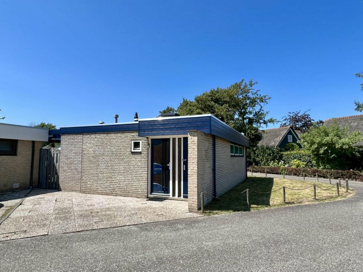 Holiday house Schöner Steinbungalow mit eingezäuntem Garten