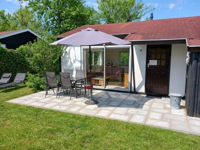 Holiday house Komfortabler Ferienbungalow für 4 Personen - Outdoor photo 2