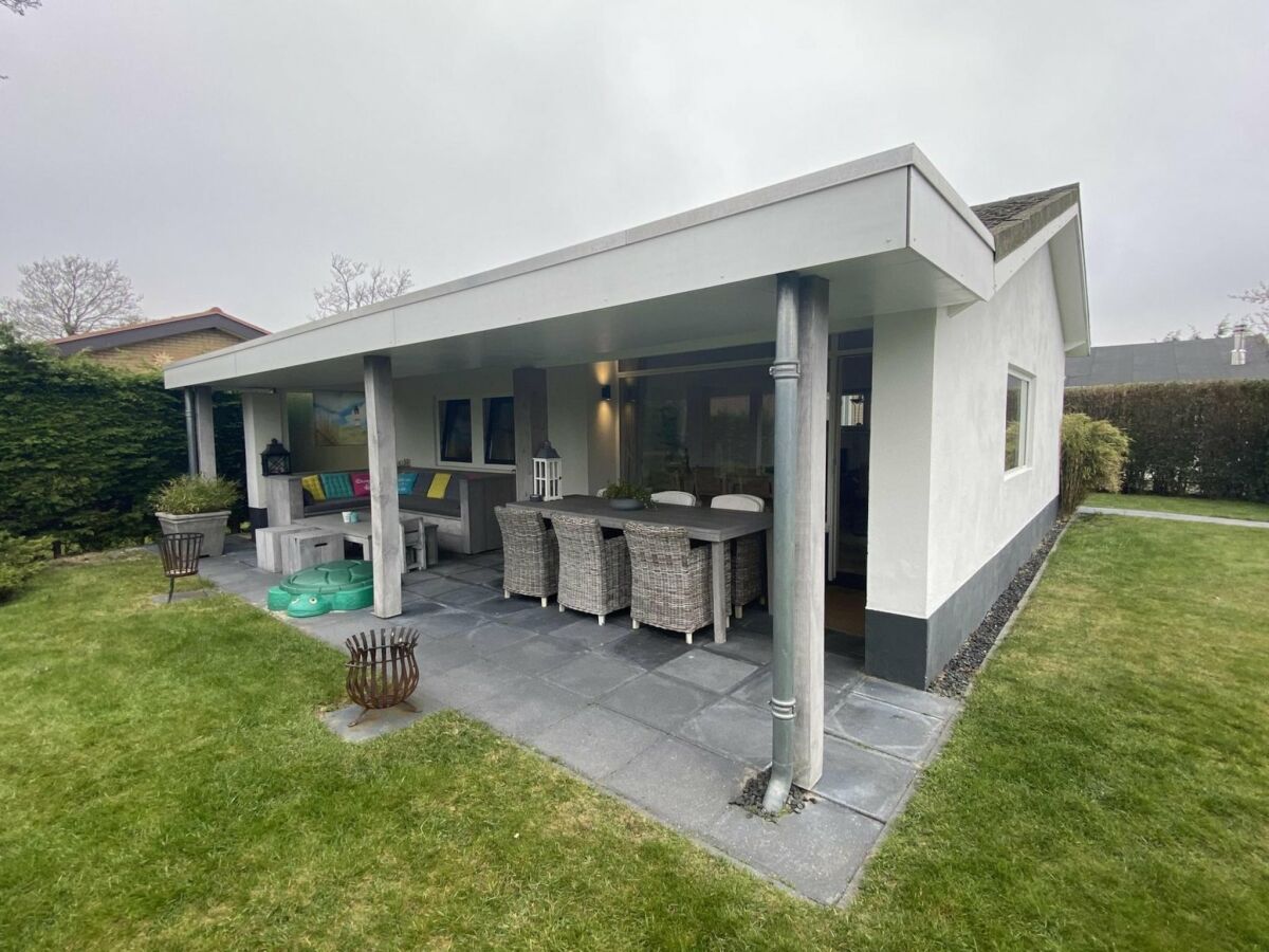 Holiday house Lovely holiday bungalow with garden - Outdoor photo 3