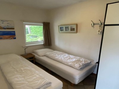 Holiday house Lovely holiday bungalow with garden - Features photo 15