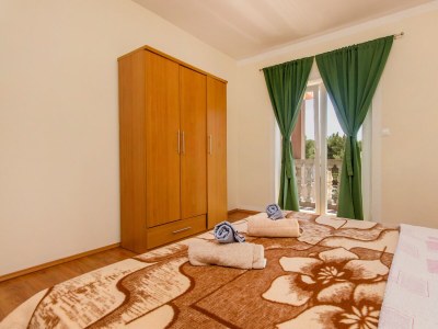 Apartment Two bedroom apartment with terrace Pirovac, Šibenik A-6280-a - Outdoor photo 18