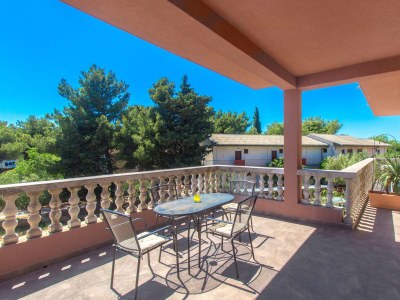 Apartment Two bedroom apartment with terrace Pirovac, Šibenik A-6280-a - Outdoor photo 23