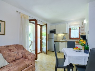 Apartment One bedroom apartment with terrace Artatore, Lošinj A-2509-c - Outdoor photo 16