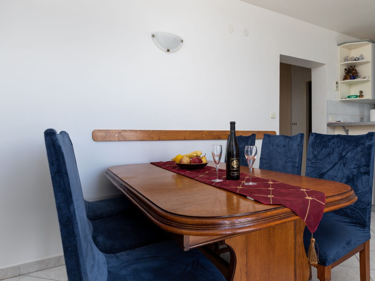 Apartment Three bedroom apartment with balcony and sea view Mimice, Omiš A-2805-a - Outdoor photo 2