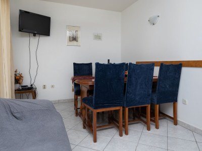 Apartment Three bedroom apartment with balcony and sea view Mimice, Omiš A-2805-a - Outdoor photo 3