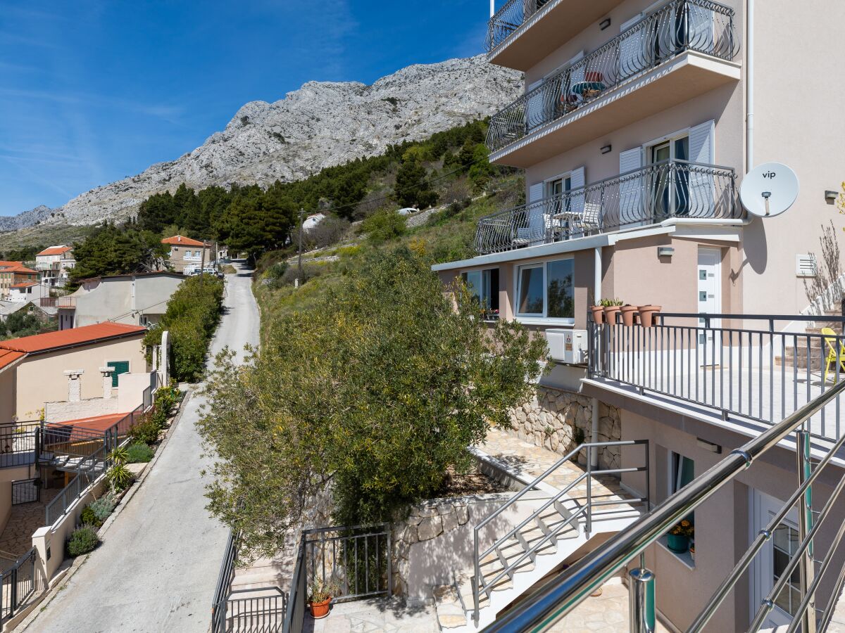 Apartment Three bedroom apartment with balcony and sea view Mimice, Omiš A-2805-b - Outdoor photo 3