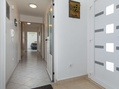 Apartment Three bedroom apartment with balcony and sea view Mimice, Omiš A-2805-b - Outdoor photo 10