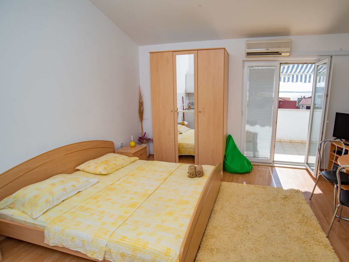 Apartment One bedroom apartment near beach Sumpetar, Omiš A-2808-a