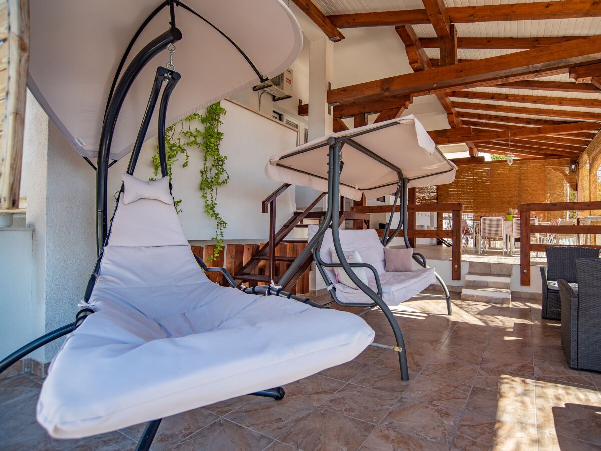 Apartment Three bedroom apartment near beach Sumpetar, Omiš A-2808-c