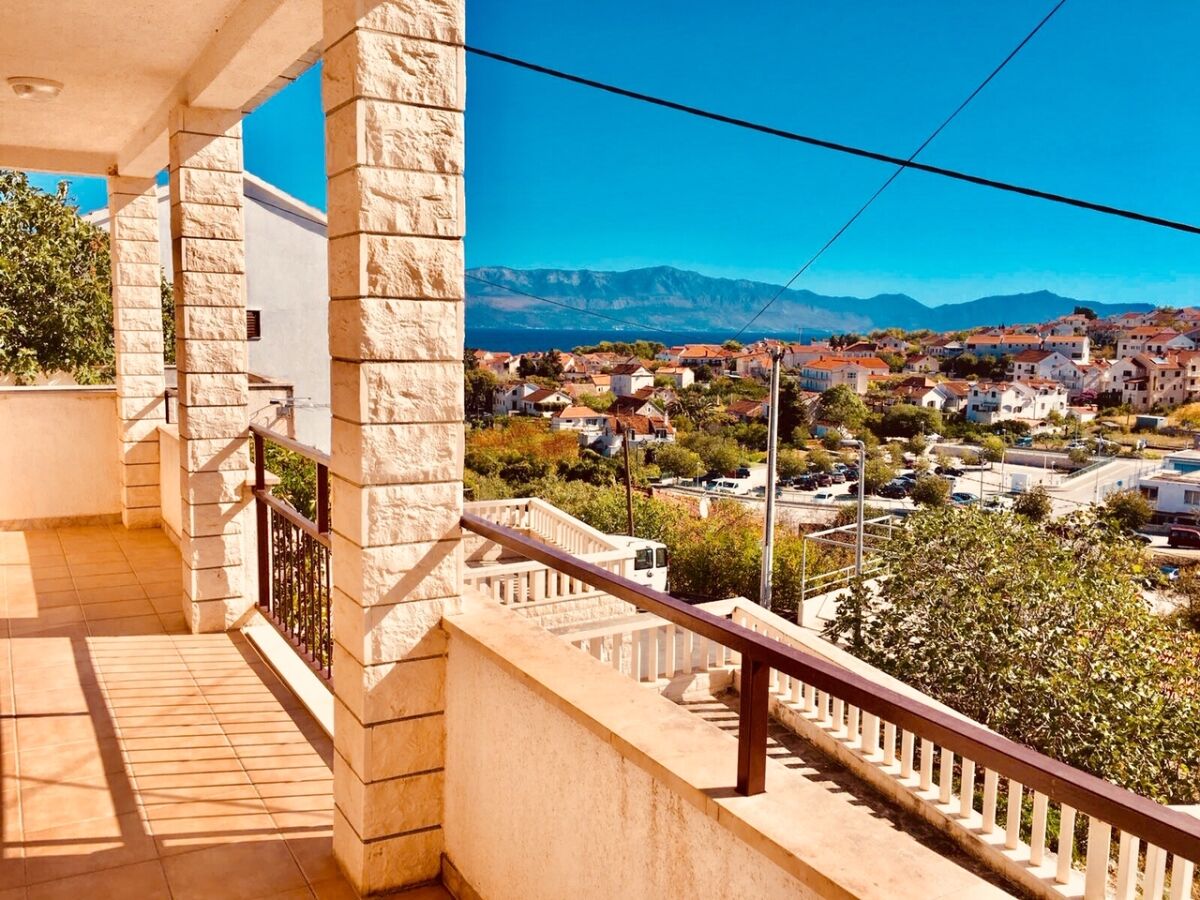 Apartment Two bedroom apartment with terrace and sea view Sutivan, Brač A-2846-b