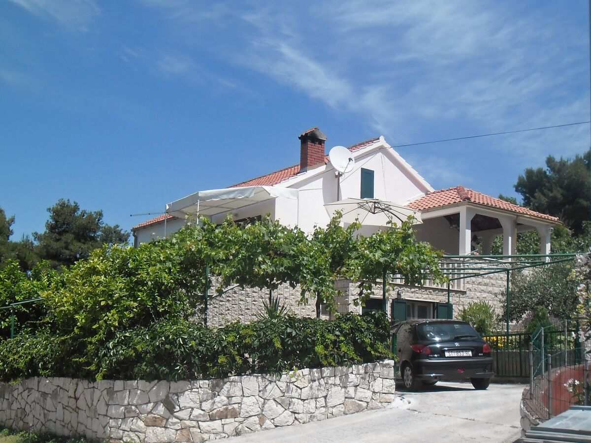 Apartment Three bedroom apartment with terrace and sea view Splitska, Brač A-2923-b - Outdoor photo 4