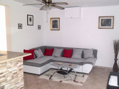 Apartment Three bedroom apartment with terrace and sea view Splitska, Brač A-2923-b - Outdoor photo 8