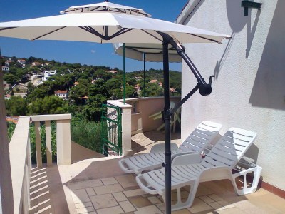 Apartment Three bedroom apartment with terrace and sea view Splitska, Brač A-2923-b - Outdoor photo 27