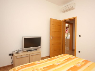 Apartment Two bedroom apartment with balcony and sea view Tučepi, Makarska A-3193-b - Outdoor photo 9