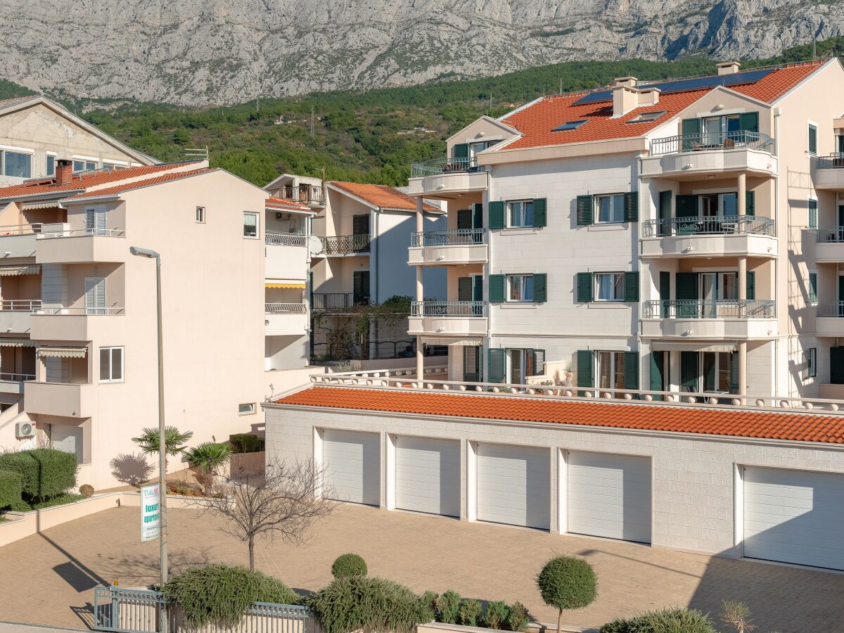 Apartment Two bedroom apartment with balcony and sea view Tučepi, Makarska A-3193-d - Outdoor photo 3