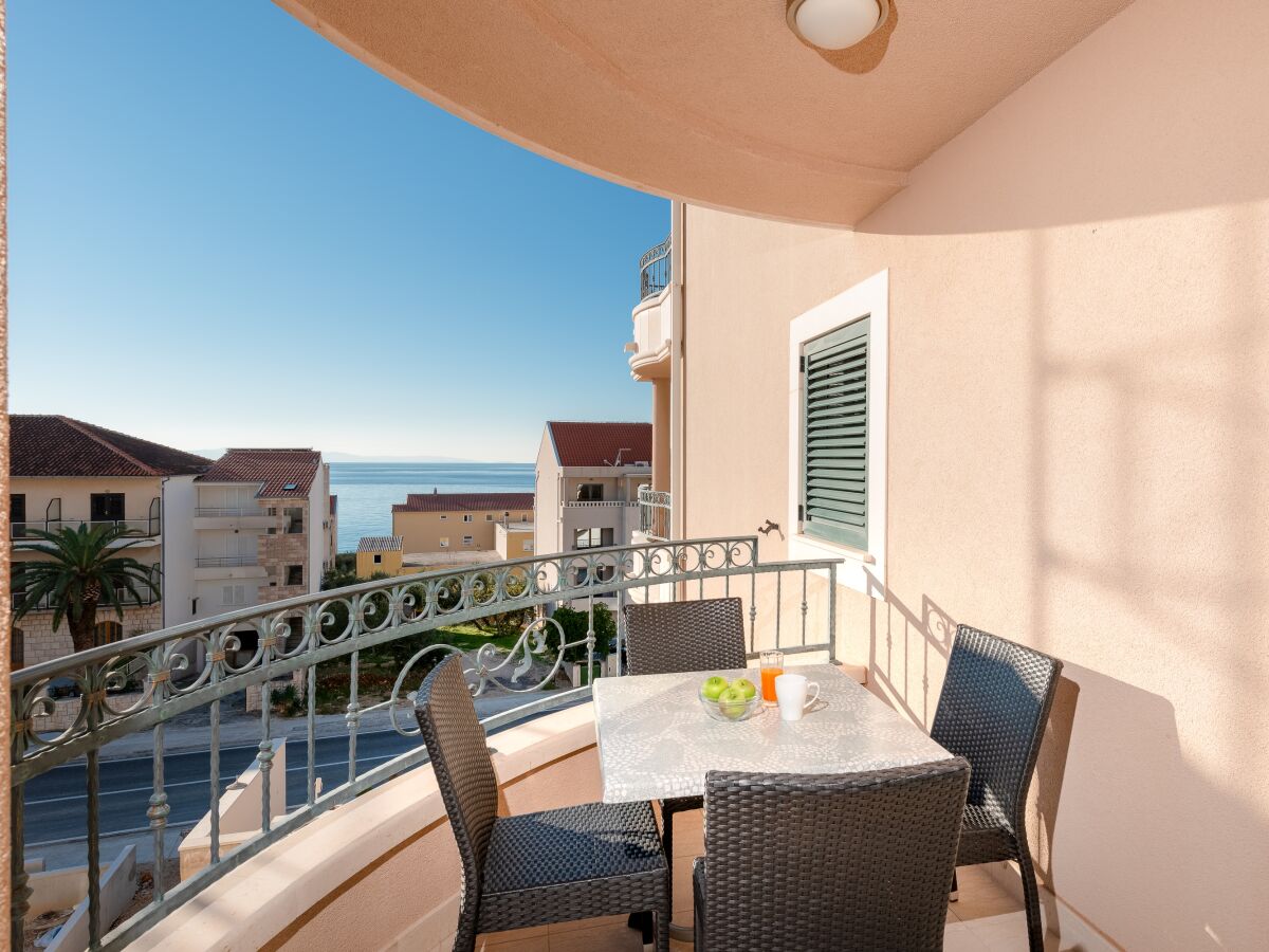 Apartment Two bedroom apartment with balcony and sea view Tučepi, Makarska A-3193-e