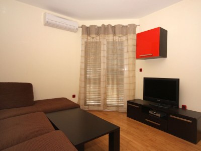 Apartment Two bedroom apartment with balcony and sea view Tučepi, Makarska A-3193-e - Outdoor photo 13