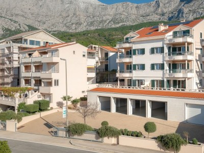 Apartment Two bedroom apartment with balcony and sea view Tučepi, Makarska A-3193-h - Outdoor photo 2