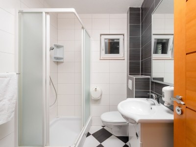 Apartment Two bedroom apartment with balcony and sea view Tučepi, Makarska A-3193-h - Outdoor photo 11