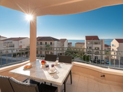 Apartment Two bedroom apartment with balcony and sea view Tučepi, Makarska A-3193-j in Tučepi - Apartment