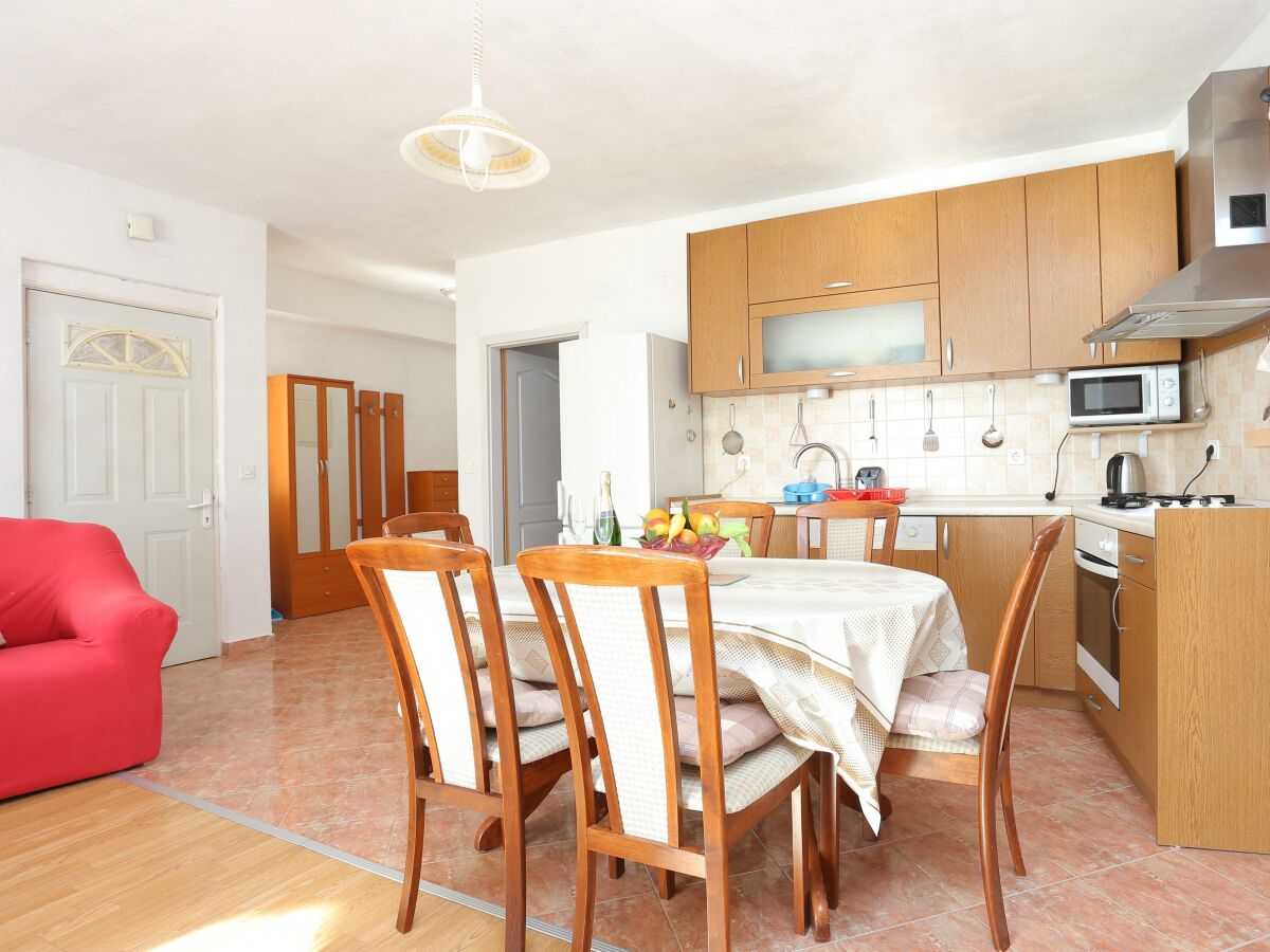 Apartment One bedroom apartment with balcony and sea view Tučepi, Makarska A-2676-c