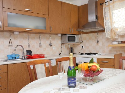 Apartment One bedroom apartment with balcony and sea view Tučepi, Makarska A-2676-c - Outdoor photo 14