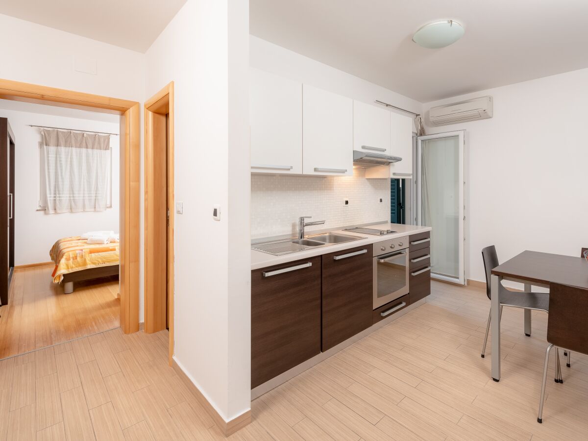 Apartment One bedroom apartment with balcony Tučepi, Makarska A-3193-m