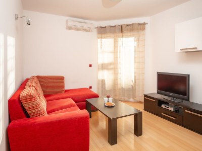 Apartment Two bedroom apartment with terrace Tučepi, Makarska A-3193-n - Outdoor photo 7