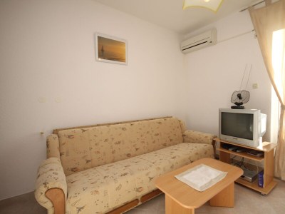 Apartment Two bedroom apartment with balcony and sea view Seget Vranjica, Trogir A-8507-a - Outdoor photo 8