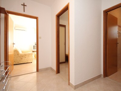 Apartment Two bedroom apartment with balcony and sea view Seget Vranjica, Trogir A-8507-a - Outdoor photo 16