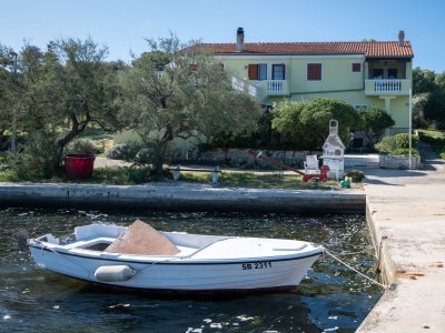 Apartment Two bedroom apartment near beach Veli Rat, Dugi otok A-438-a - Outdoor photo 8