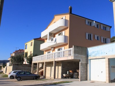 Apartment Two bedroom apartment with balcony and sea view Seget Vranjica, Trogir A-8507-d - Outdoor photo 2