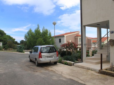 Apartment Two bedroom apartment with terrace and sea view Milna, Vis A-8896-a - Outdoor photo 12