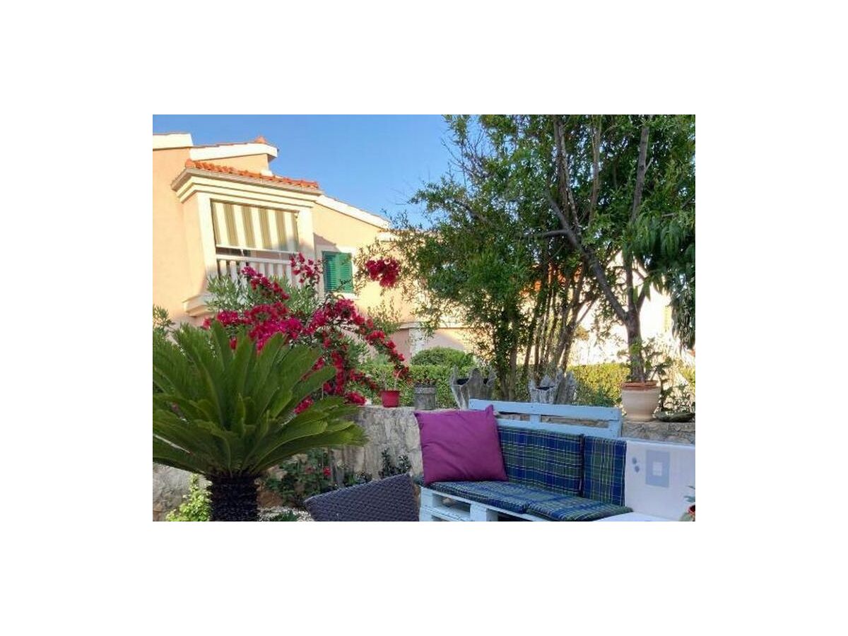 Apartment Three bedroom apartment with terrace and sea view Milna, Vis A-8896-b - Outdoor photo 4