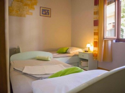 Apartment Three bedroom apartment with terrace and sea view Milna, Vis A-8896-b - Outdoor photo 18