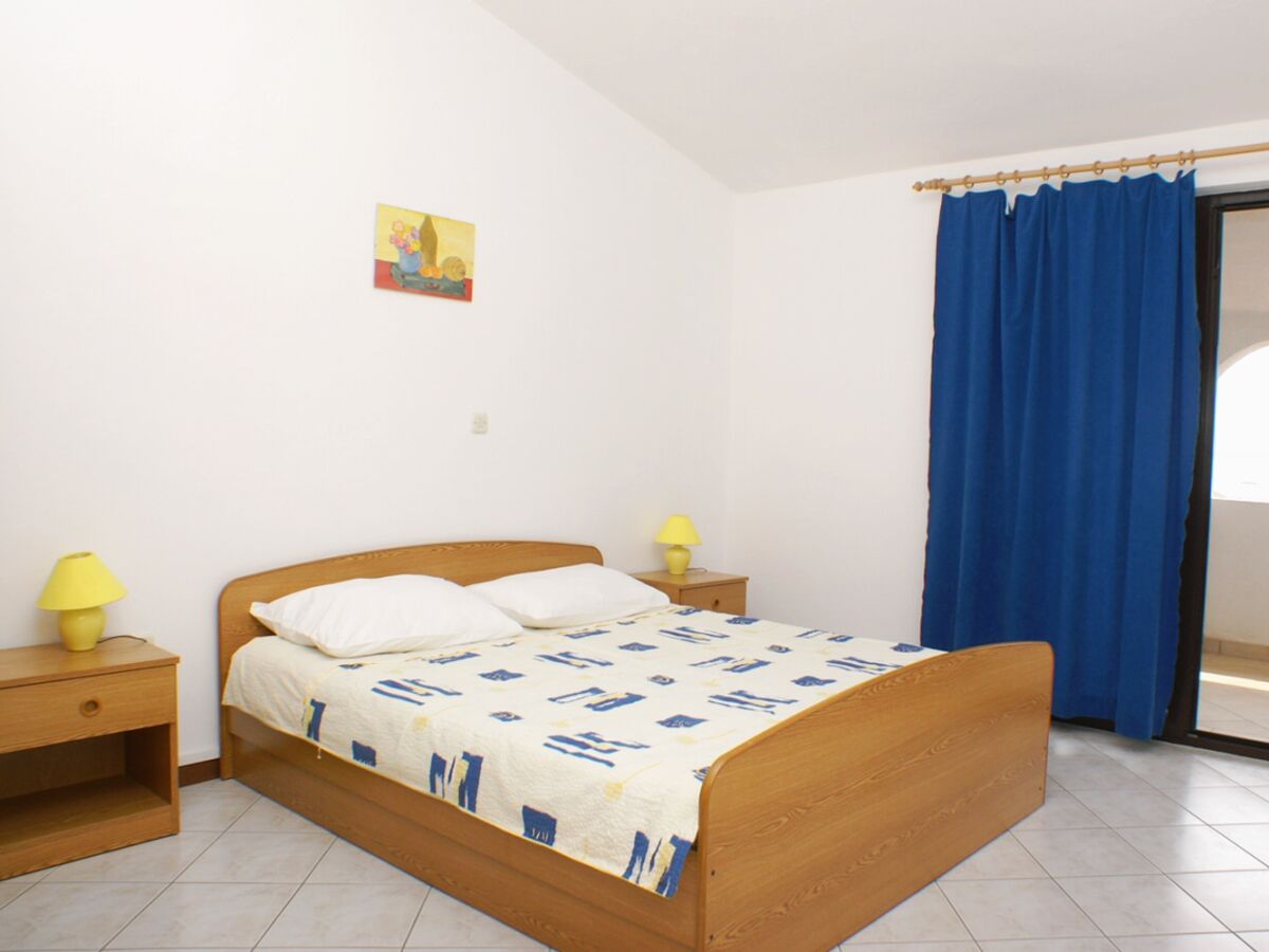 Apartment Two bedroom apartment with terrace and sea view Mandre, Pag A-523-d
