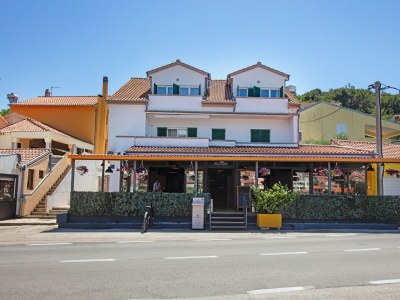 Apartment One bedroom apartment with balcony and sea view Tisno, Murter A-815-d - Outdoor photo 11