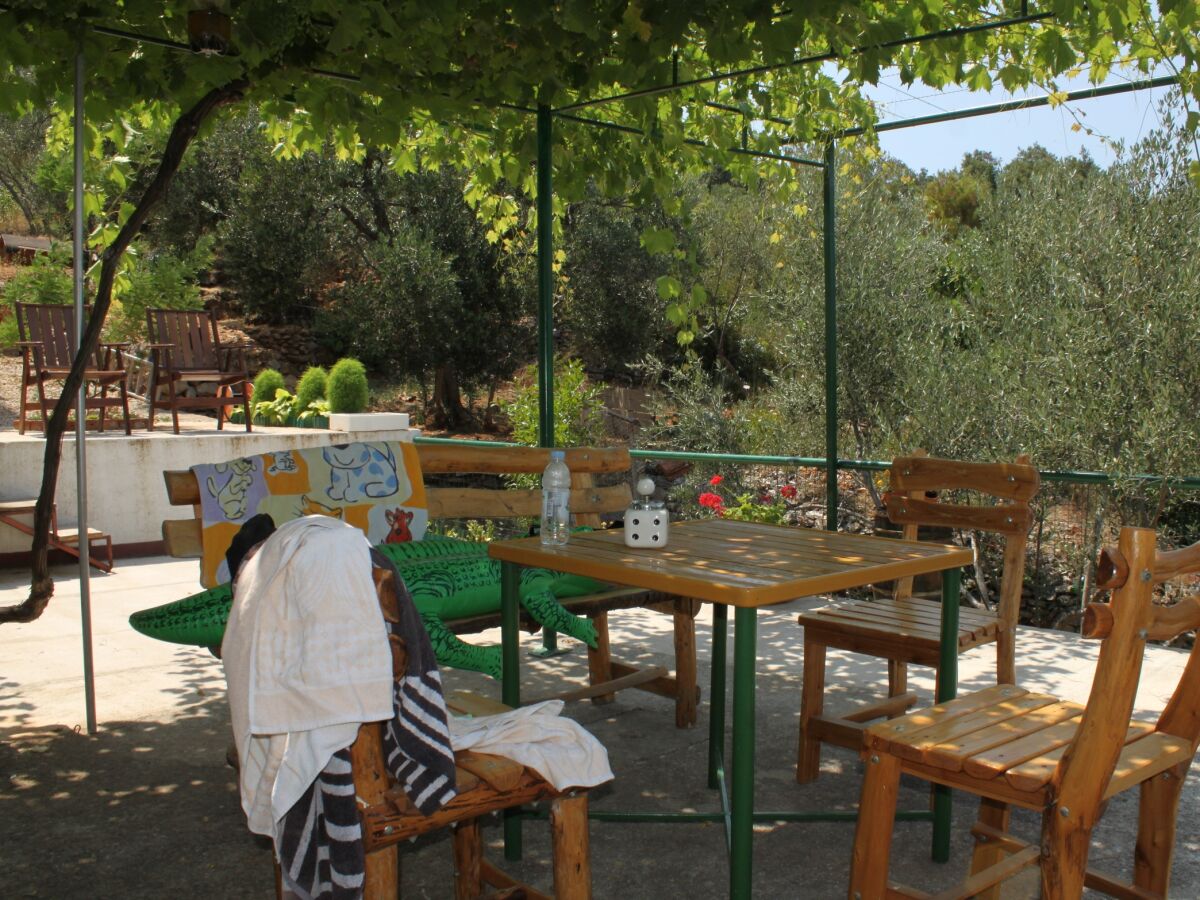 Apartment One bedroom apartment with terrace and sea view Kali, Ugljan A-834-b