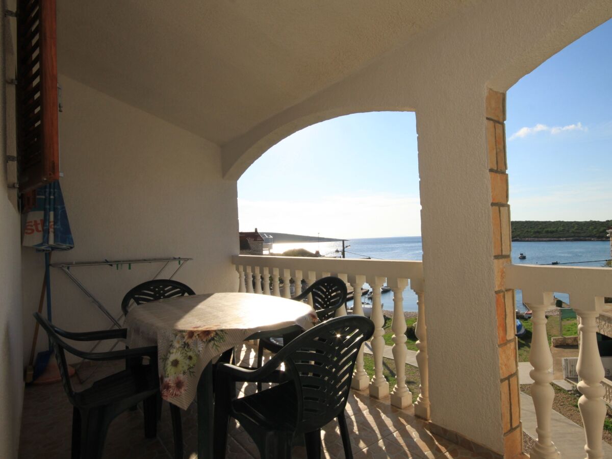 Apartment Two bedroom apartment near beach Rukavac, Vis A-1154-e
