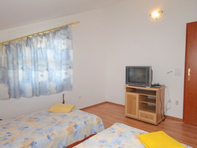 Apartment Two bedroom apartment with terrace and sea view Njivice, Krk A-5458-a - Outdoor photo 21