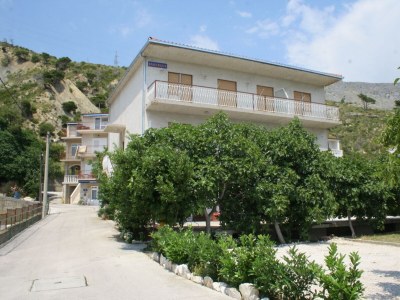 Apartment One bedroom apartment near beach Duće, Omiš A-2731-c - Outdoor photo 2
