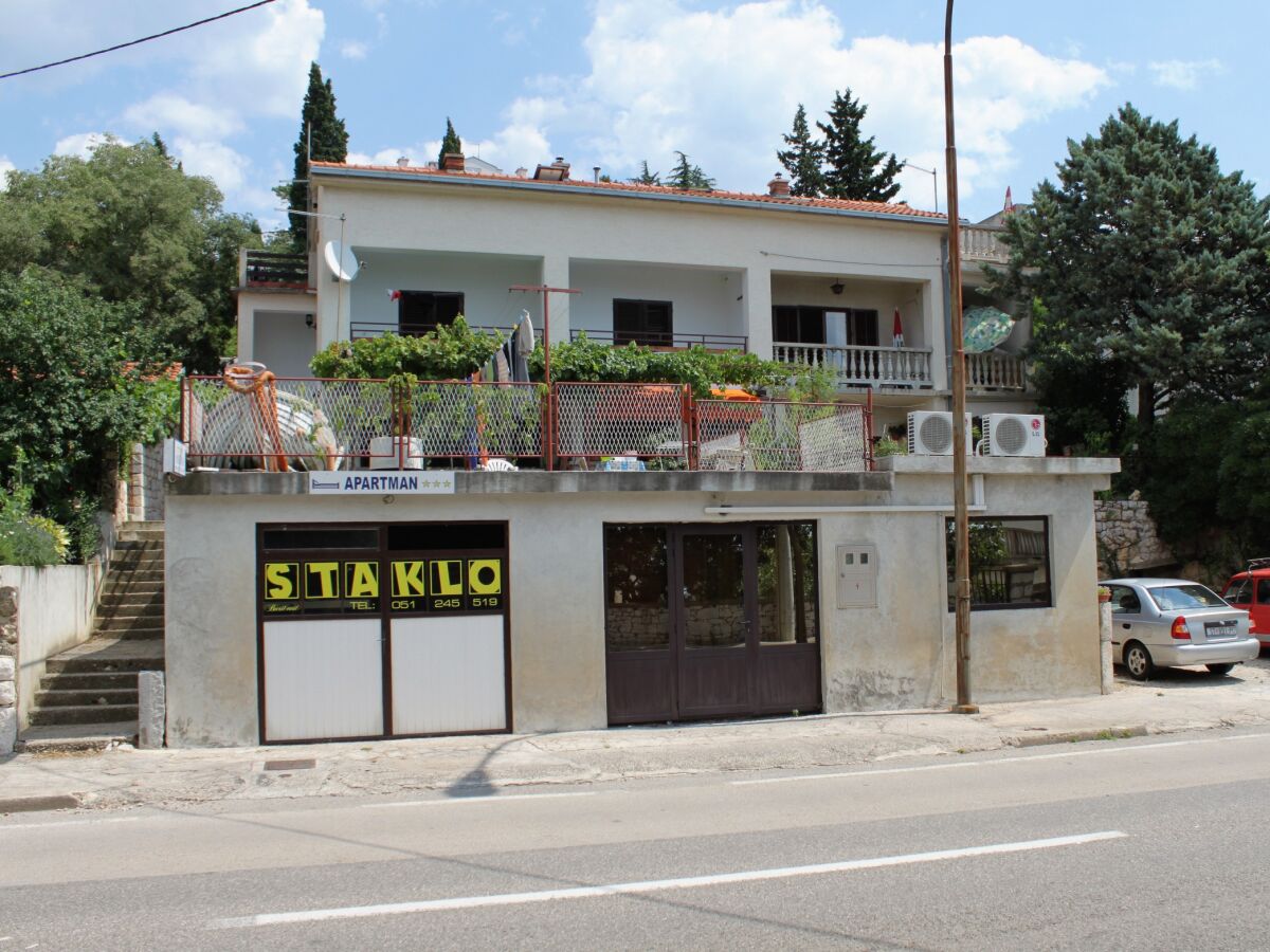 Apartment One bedroom apartment with terrace and sea view Novi Vinodolski A-5582-c