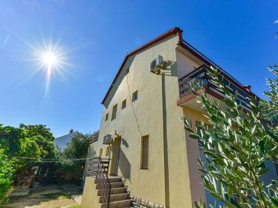 Apartment One bedroom apartment with balcony and sea view Bibinje, Zadar A-5786-c in Bibinje - Apartment